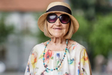 Ko je pominjao penziju: Mira Banjac ima 94 godine i novi film, glumica došla na premijeru