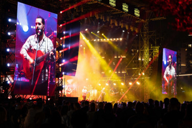 Gipsy Kings by Andre Reyes oduševili u Beogradu na vodi: Svirka trajala gotovo tri sata, pevalo se i đuskalo uz dobro poznate hitove