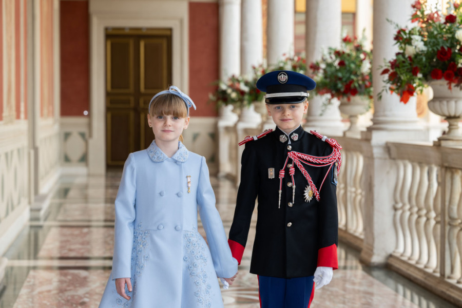 Princ Žak je pažljiv i miran, princeza Gabrijela neustrašiva! Novi preslatki portret blizanaca obišao svet